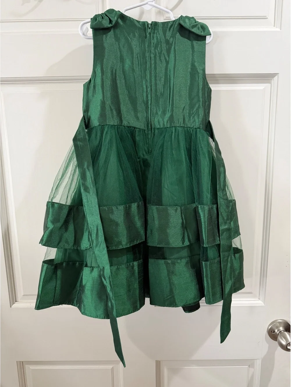 Bonnie Jean Girls Green Formal Dress Size 6 with Tulle and Decorative Waistband